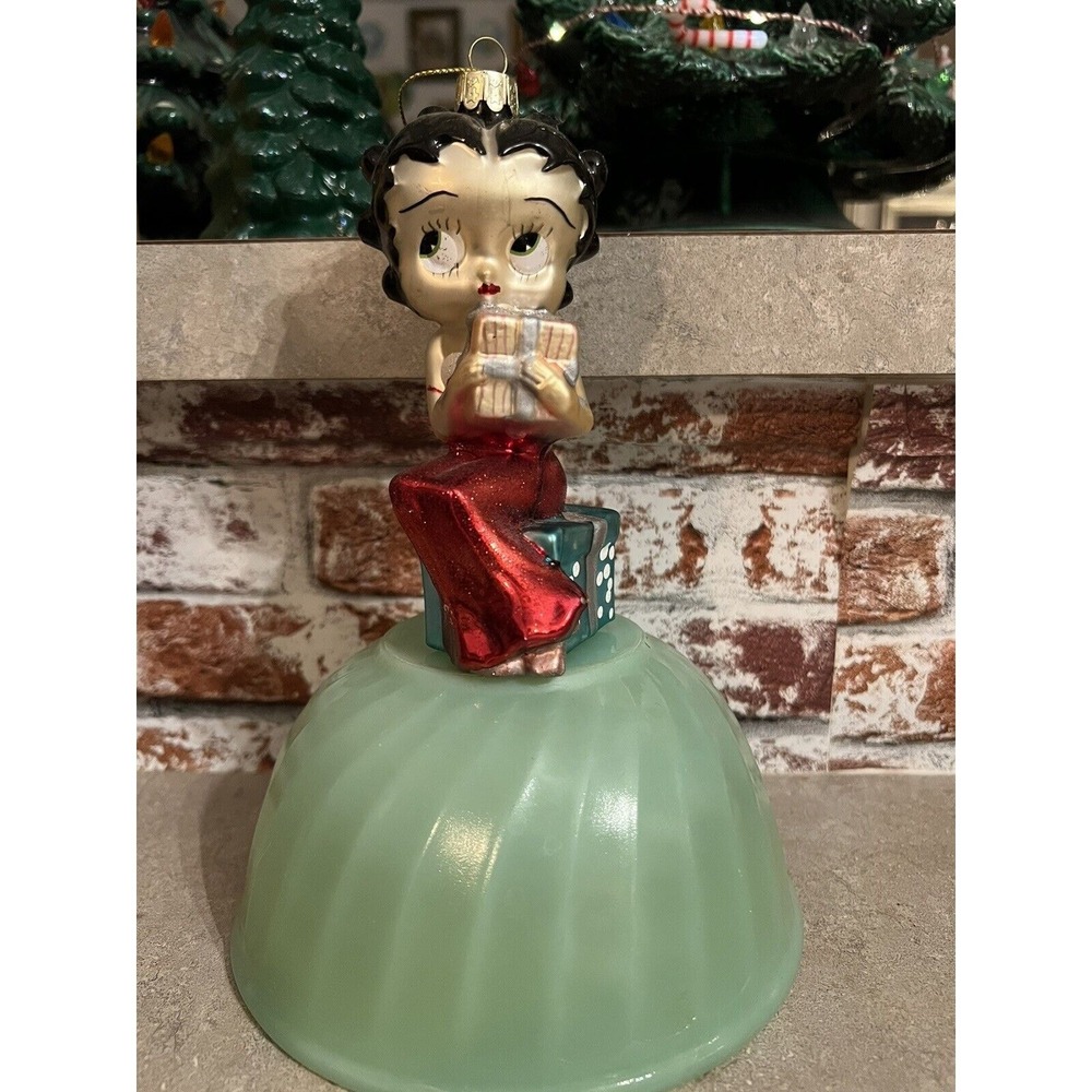 Betty Boop Christmas hand crafted glass ornament 2010 KFS/FS Holiday Vtg Style